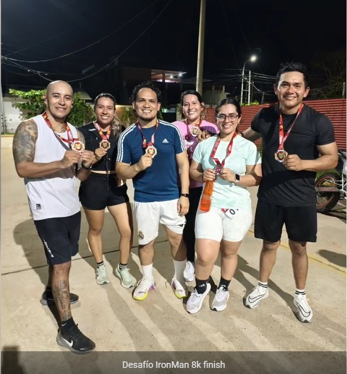Corredora Passo Runners con su kit